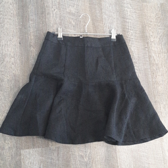 Black Ruffle Skirt Textured Cute Size 2 - Picture 1 of 7